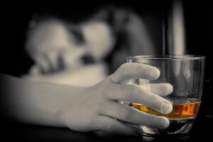 Cómo podemos saber si una persona tiene problemas con el alcohol?